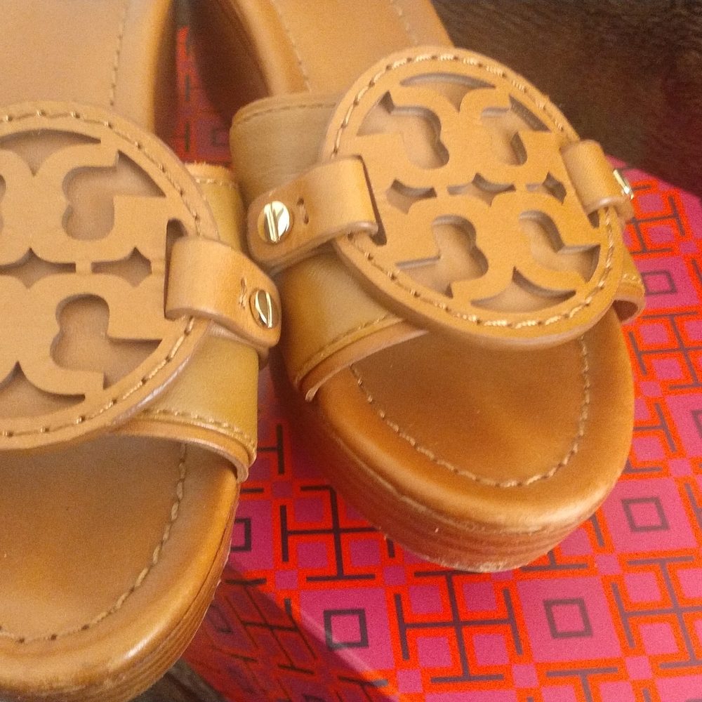 AUTHENTIC TORY BURCH WEDGE SANDALS SIZE 6 - Picture 4 of 7